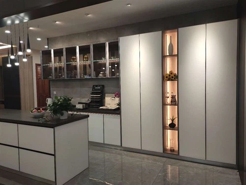 Armoire de cuisine en aluminium